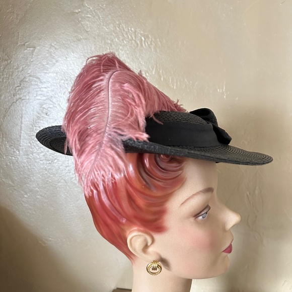 FETCHING 1950s' BLACK STRAW HAT - PINK OSTRICH FEATHER + STRAW BOW & PINK BEAD - Picture 7 of 12